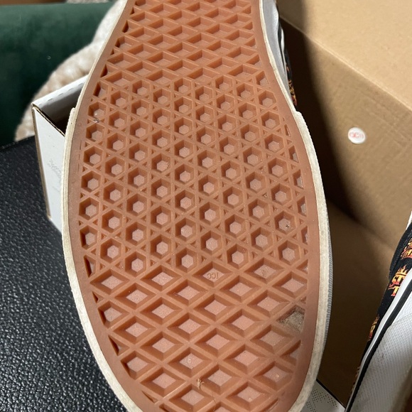 Stranger things vans slip ons 10.5 - Picture 4 of 6
